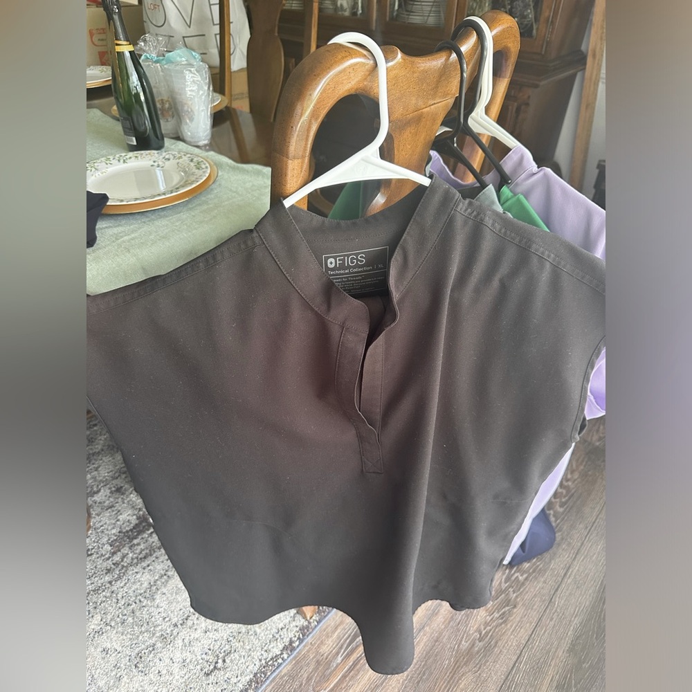 FIGS Rafaela Oversized Scrub Top(reg) and Livingston Basic Scrub Pants(Petite)